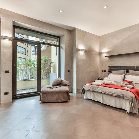 San Babila Suite Milão Exterior foto